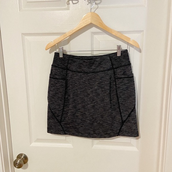 Athleta Charcoal Gray Heathered Excursion Skort - Picture 4 of 8